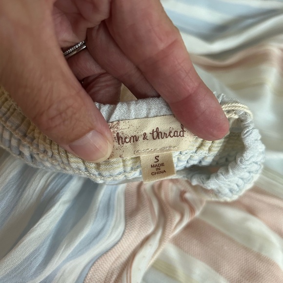 NWT HALTER DRESS BOHEMIAN SIZE SMALL BOUTIQUE BRAND AND FREE BOHO EARRINGS!!! - Picture 5 of 12